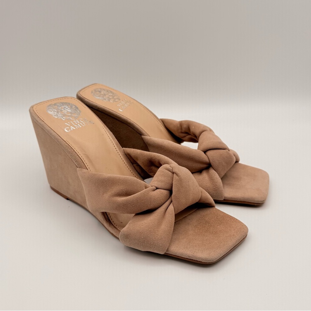 Vince Camuto Tan Suede Knot Wedge Sandals Womens Size 8.5 Square Toe Heels